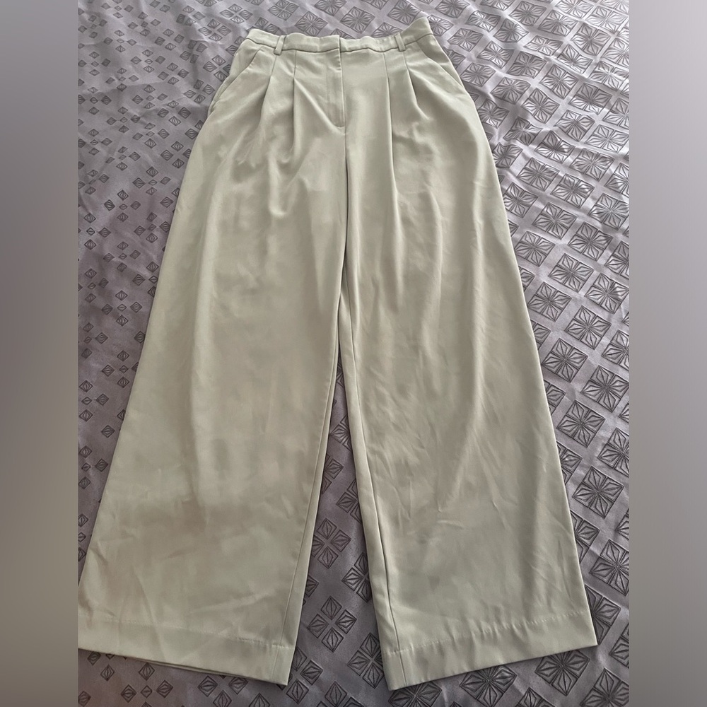 Barely worn h&m wide leg pants!